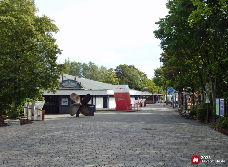 Wasserspaß - Weg entlang der Aquarena